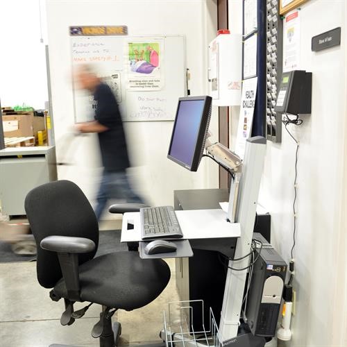 Neo-Flex LCD Cart by Ergotron