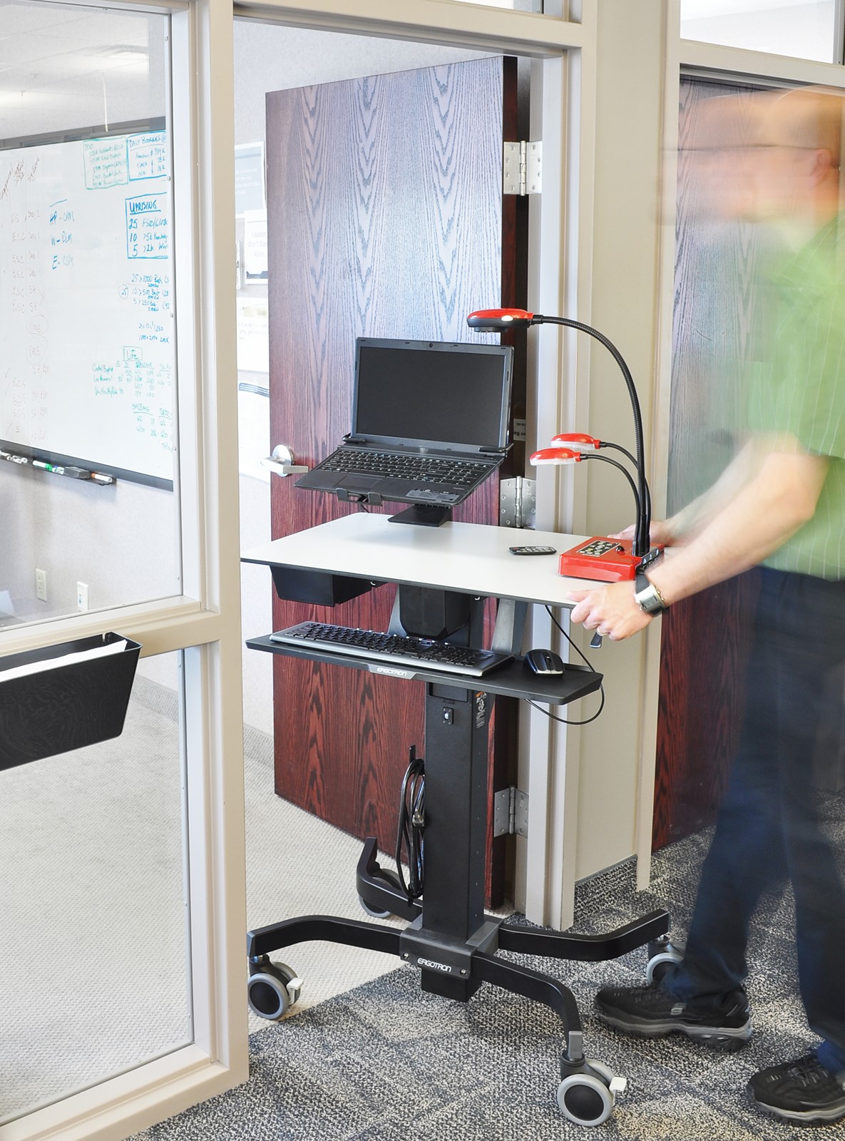 Ergotron Teachwell Mobile Digital Workstation Cart