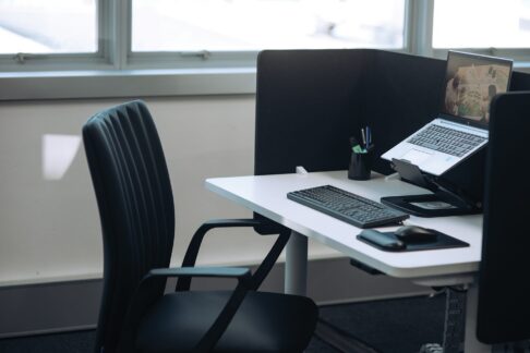 Syntra Straight Height Adjustable Desk 1200m x 600mm wide