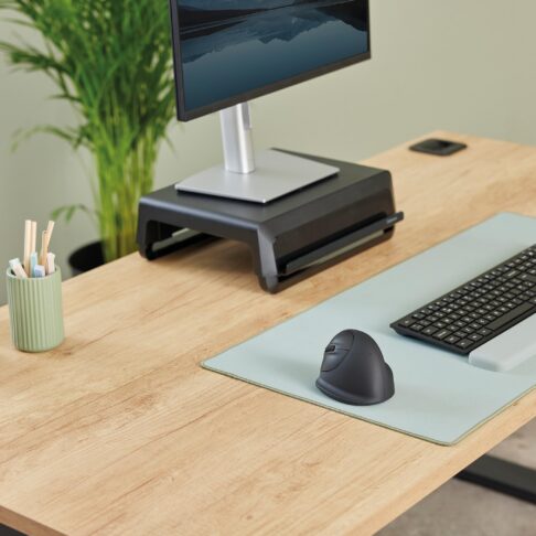 Breyta Vertical Mouse 3 in 1 Connectivity